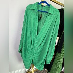 Green loose fitting dress.
